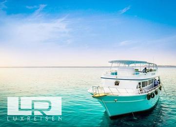 Private boat tour for snorkeling and diving photo